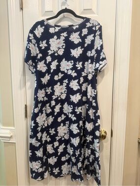 LuLaRoe Navy and White Floral Swing Dress 2x - Flowy and Light